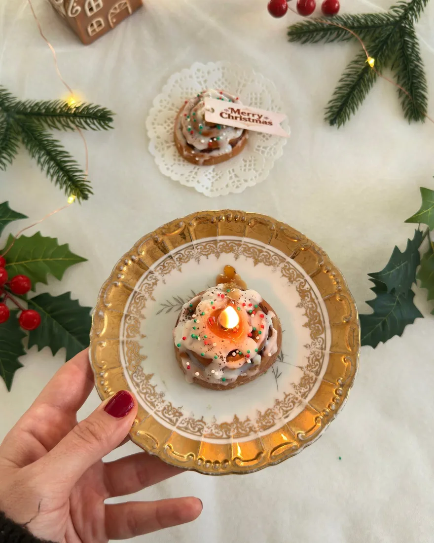 Christmas Roll Candle